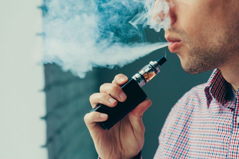 Why Disposable Pods Are Taking Over the Vaping Market