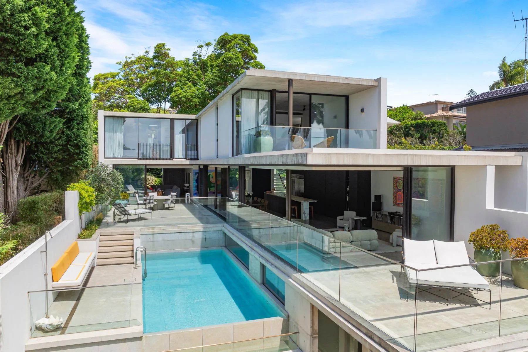 investor who buys houses in vista

